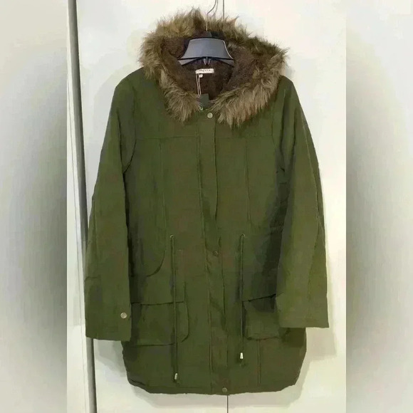 Women's Winter Olive Green Coat Hooded Warm Jacket with Fur Trim Size Medium - Picture 2 of 15
